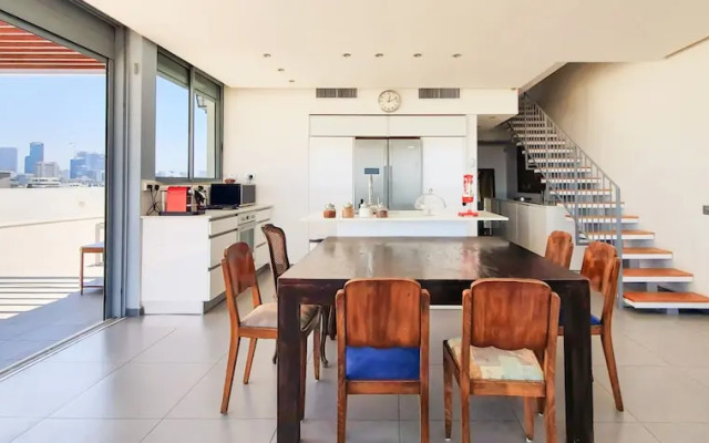2BDR Roof Top Sea View Neve Tsedek TL56