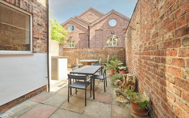 Host Stay St Denys View