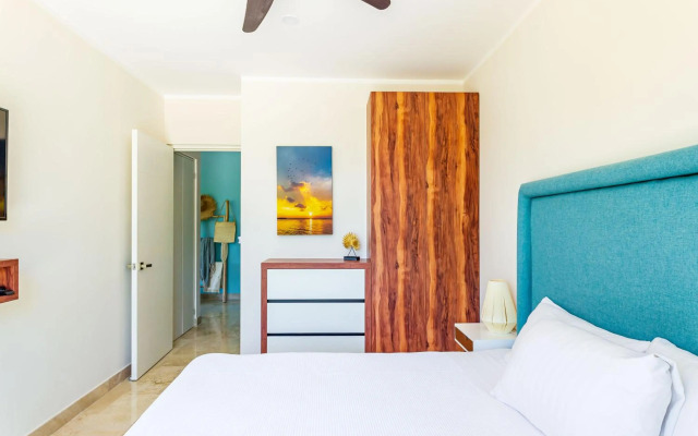 Ultra Luxury Condo, Rooftop Pool and HIGH SECURITY, Viva Residence