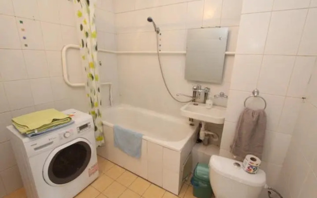 Уютная квартира в центре. Cozy apartment in the city center. 430