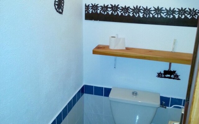 Apartment With 2 Bedrooms in Montrigon, With Wonderful Mountain View,