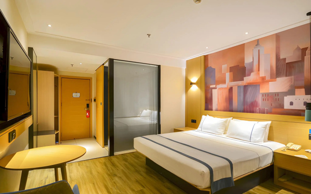 City Comfort Inn Wuhan Caidian Square