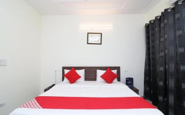 OYO 27071 Live Inn