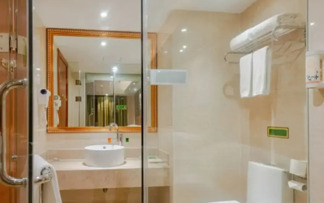 Vienna Hotel (Shenzhen Xiongfeng Road)