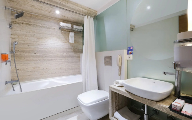 7 Apple Hotel Pimpri Pune