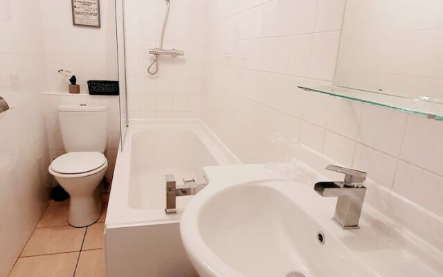 Klass Living - Station Apartment