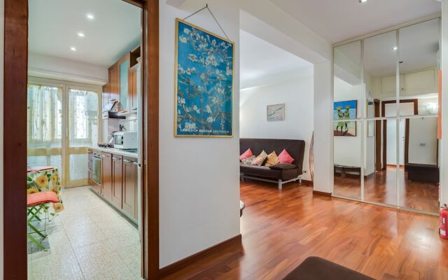 Vatican House - Near Metro Station