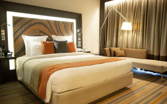 Novotel Kolkata Hotel & Residences Hotel