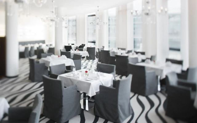 Mövenpick Hotel Stuttgart Airport