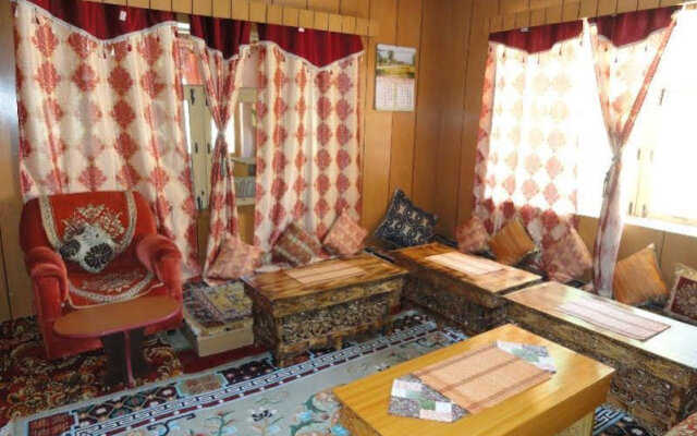 Chakshi Guest House