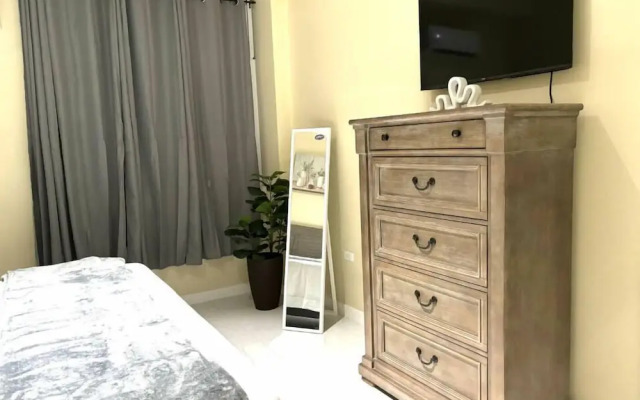 One Bedroom City Apartment with Pool