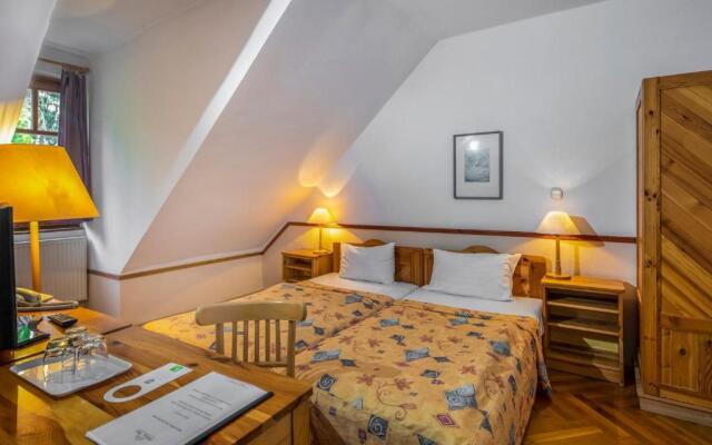 Bakony Hotel
