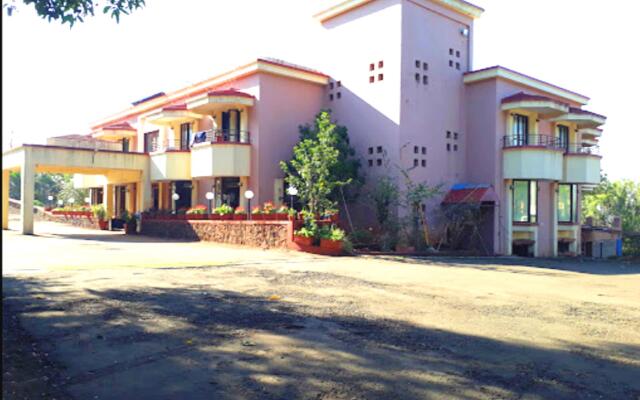 The Dhanhills - a valley view hotel in panchgani