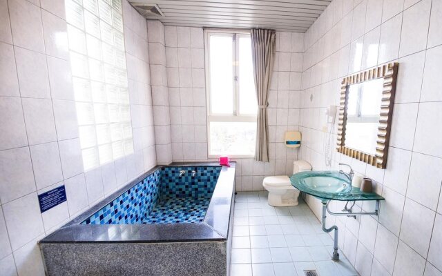 AOIKE Hot Spring Hotel