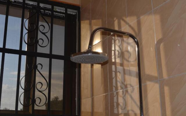 Jaden Hotel & Lounge