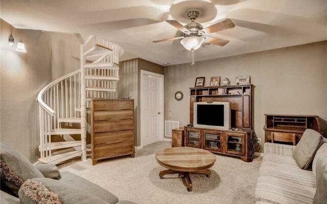 Treetop - Two Bedroom Cabin