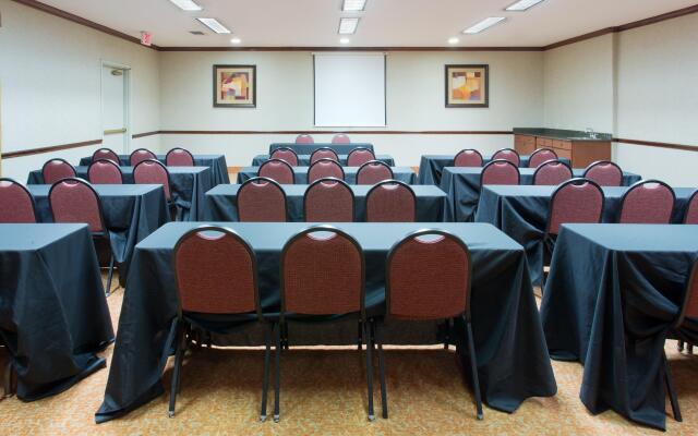 Holiday Inn Express Hotel & Suites Dallas - Duncanville by IHG