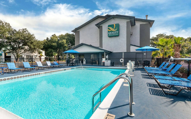 Quality Inn & Suites Leesburg Chain of Lakes