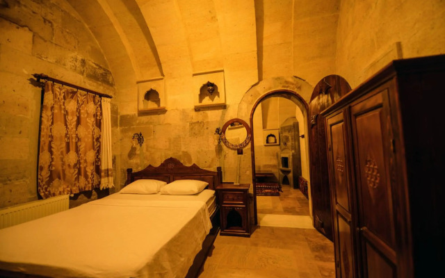 Vineyard Cave Hotel
