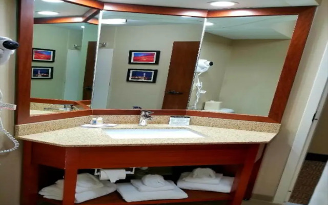 Comfort Inn, Erie - Near Presque Isle