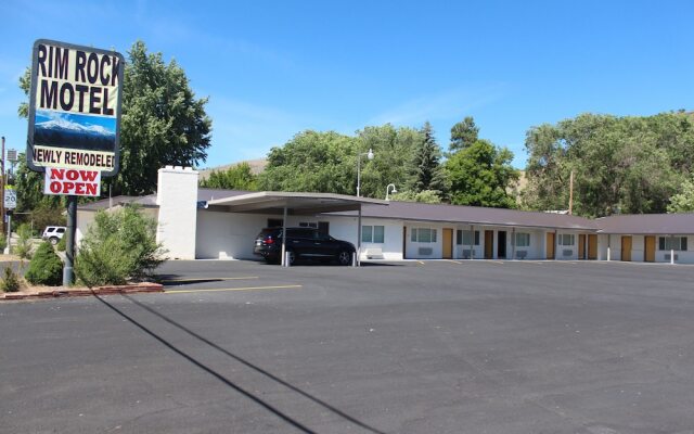 Oregon Trail Inn & Suites