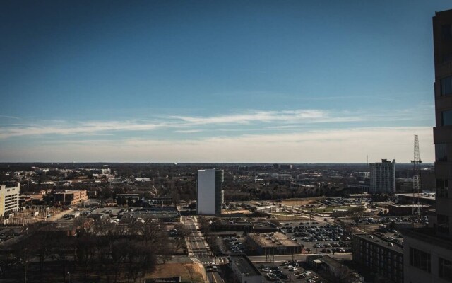 FRONTDESK Uptown Apts with City Views Charlotte