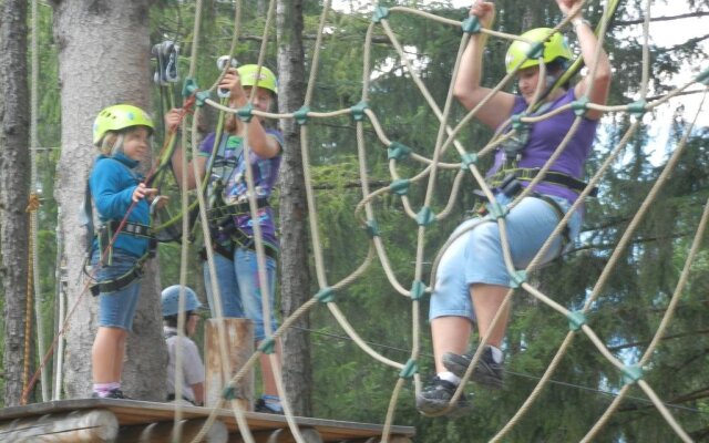 Pitzis Kinderhotel - Family Only