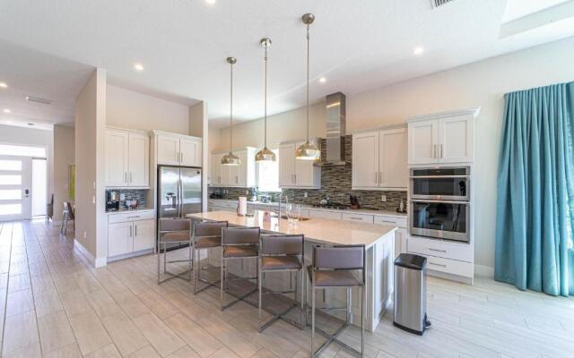 Spacious Home in Bears Den Near Disney with Private Pool & Resort Amenities - 7928JC