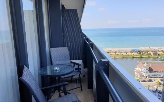 Orbi City Apartment(with sea and city view)