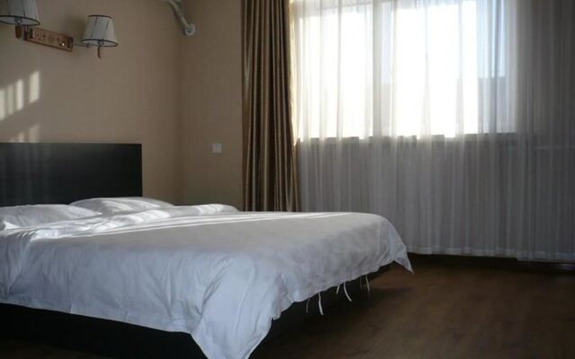 Yijia Hotel