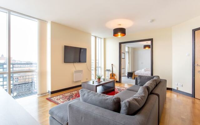 City Centre Penthouse Apt