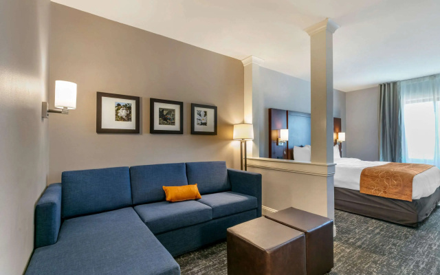 Comfort Suites North Tupelo