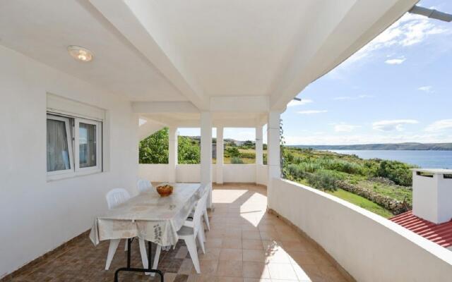 Edi - Amazing Location by the sea - A3
