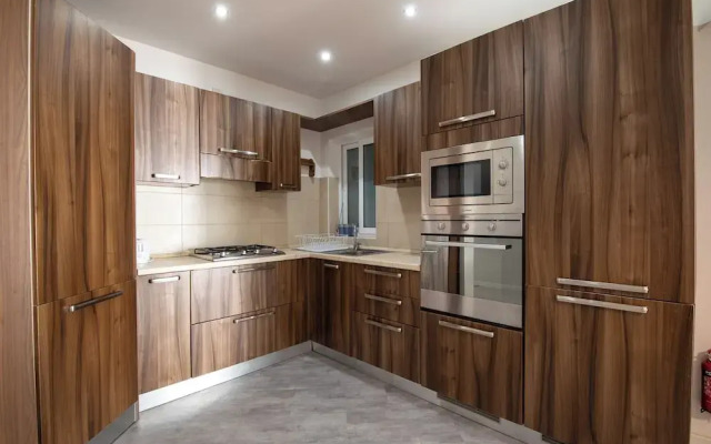 Modern Ensuite Rooms Near Balluta Bay