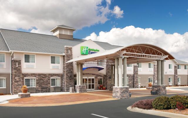 Holiday Inn Express Monticello, an IHG Hotel