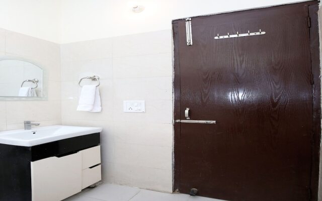 OYO 12934 Hotel Shivjot