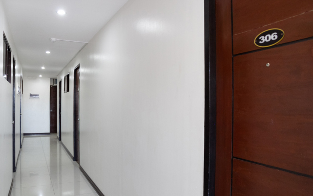 Circle-b Apartelle & Suites