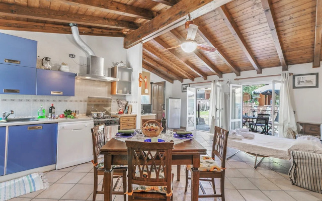 La Maison Dans Le Jardin