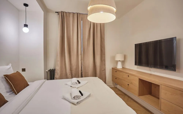 Amazing AC Apartment Center of Paris Le Marais