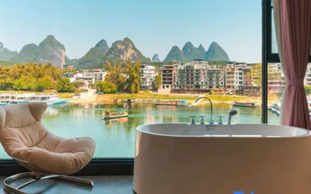 Xitang River View Holiday Hotel