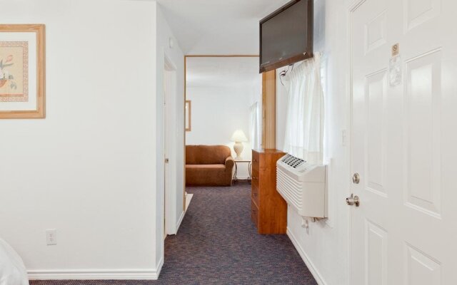 Hempstead Country Inn & Suites