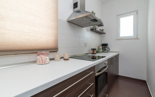 Apartment Radić-perfect location for summer activities