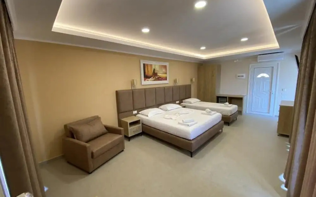 Karos Hotel Llaman
