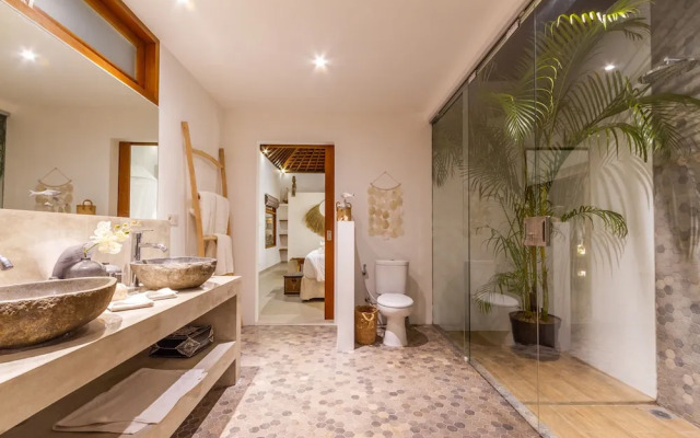 Villa Namu by Alfred in Bali