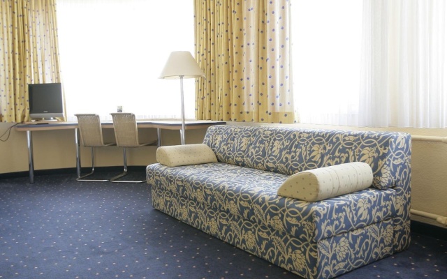 Central Hotel