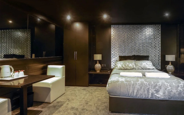 the sea lounge accommodation