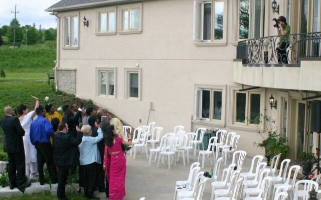 20 Bells Lake Bed & Breakfast