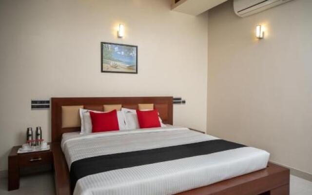 Capital O 23040 Royal Indus