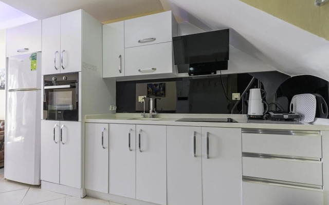 Chic Villa w Patio 5 min to Beach in Antalya