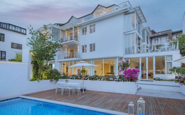 Walking Mountain Country Moganshan French Hot Spring Light Luxury Meishu